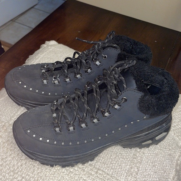 Sketchers D' lites black boots womens shoes. Size 8.5 - Picture 4 of 7